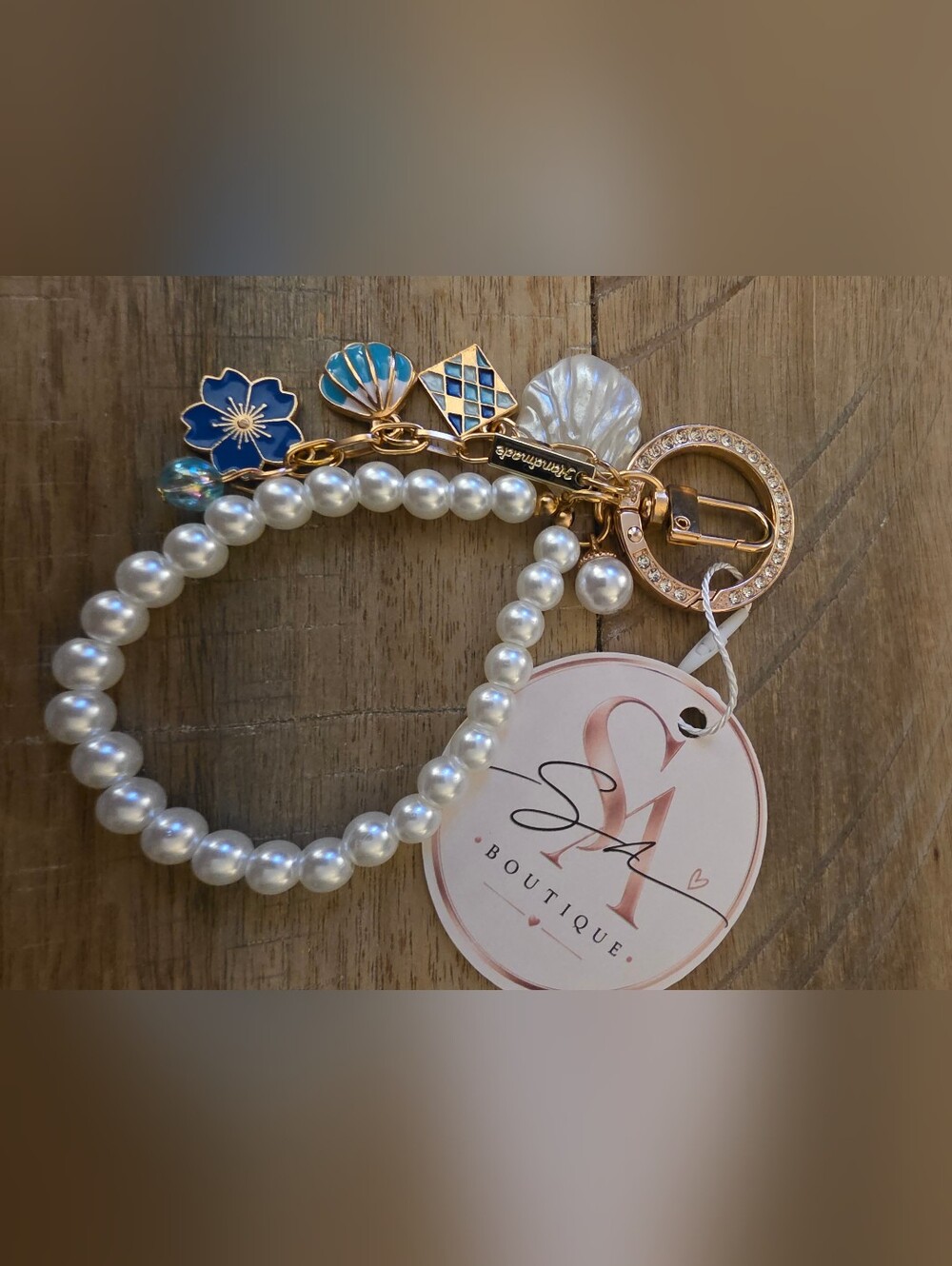 SaBoutique Pearl Charm Wristlet Key or Bag Tote Accent - White & Gold